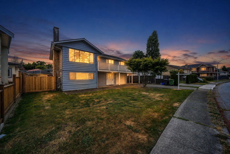 6439 Azure Road