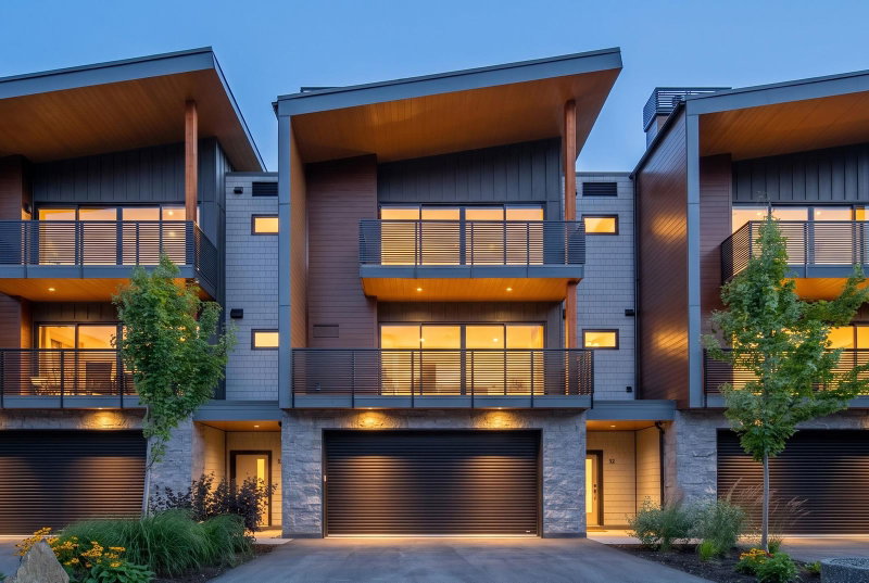 16 - 2077 Garibaldi Way