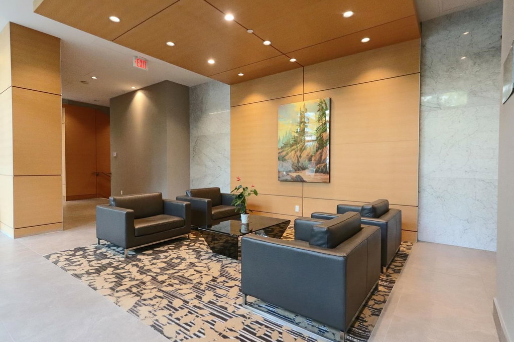 600 - 866 Arthur Erickson Place Place 2