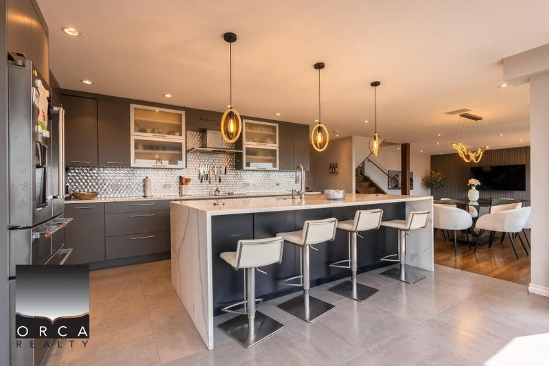 325 Kevin Grove Way