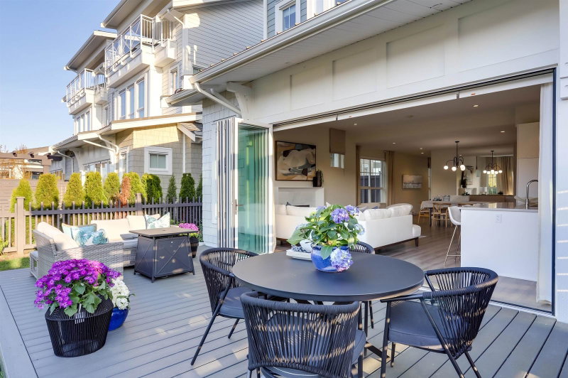 100 - 5311 Admiral Way