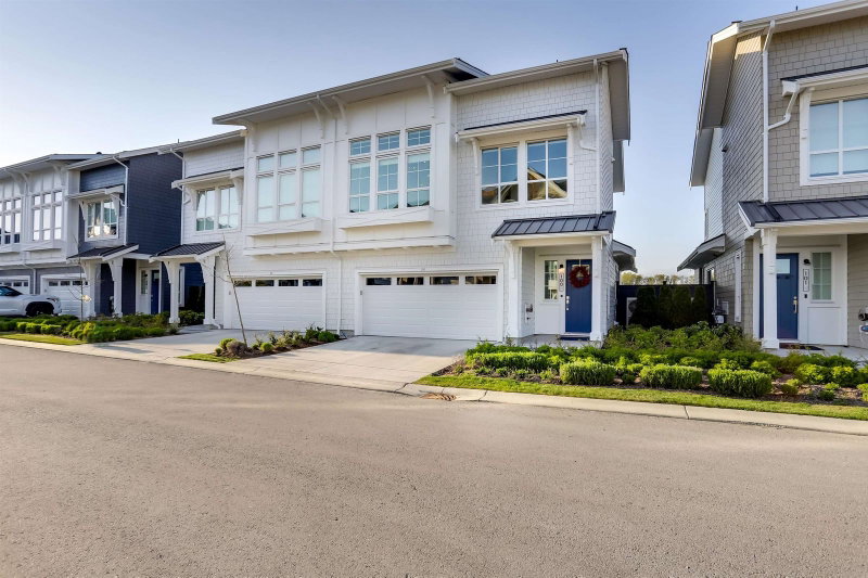 100 - 5311 Admiral Way