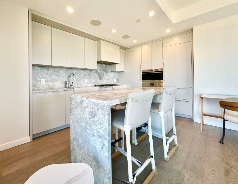 1907 - 7433 Cambie Street