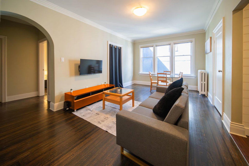 4 - 935 Jervis Street 5