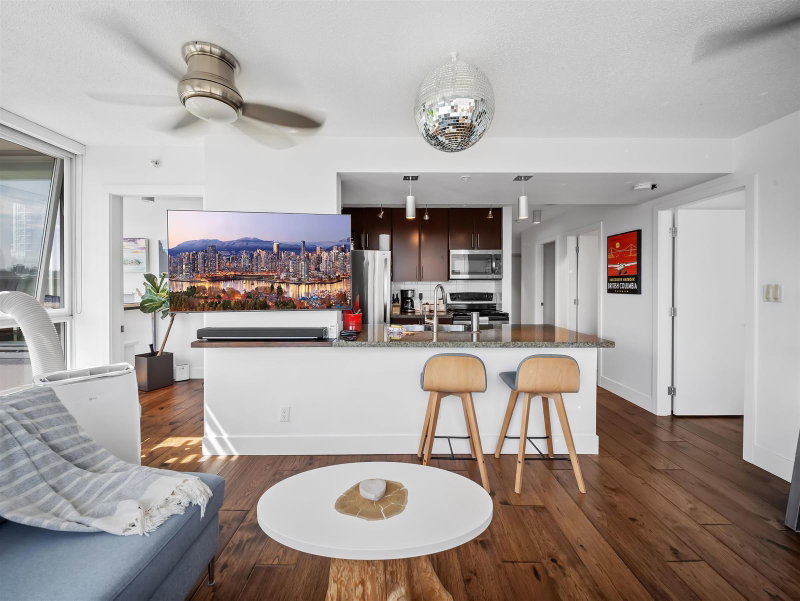502 - 688 Abbott Street