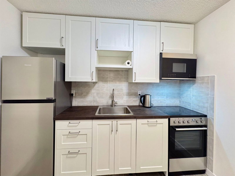 111 - 45749 Spadina Avenue