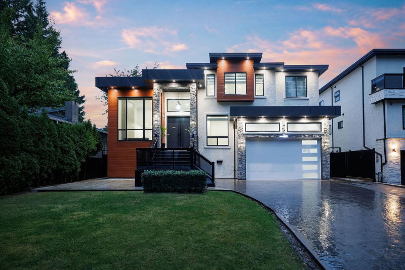 8995 Queen Mary Boulevard