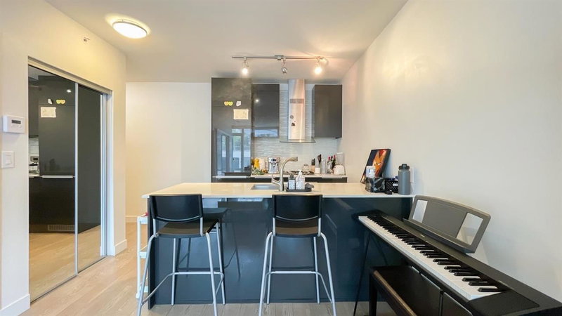 80X - 1283 Howe Street