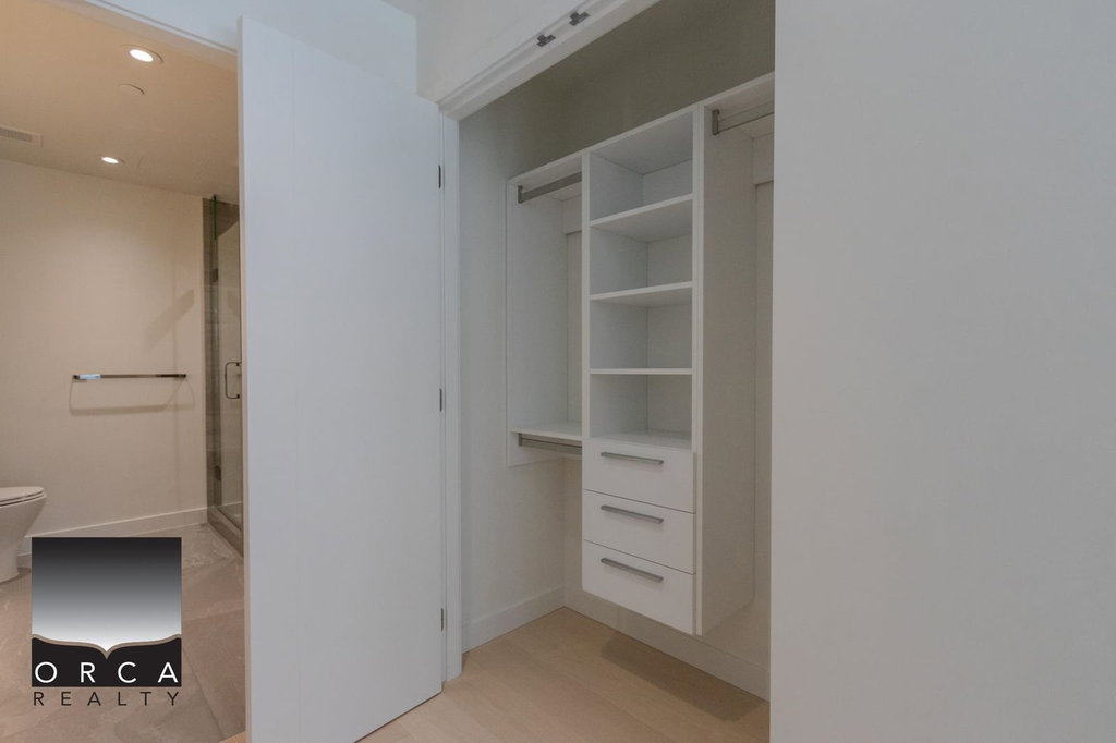 410 - 777 Harbour Way 5