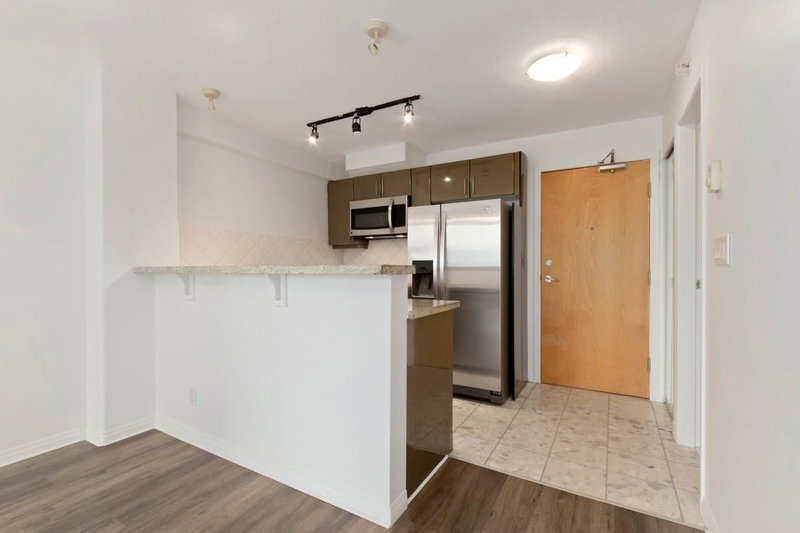 1703 - 1328 Pender Street W