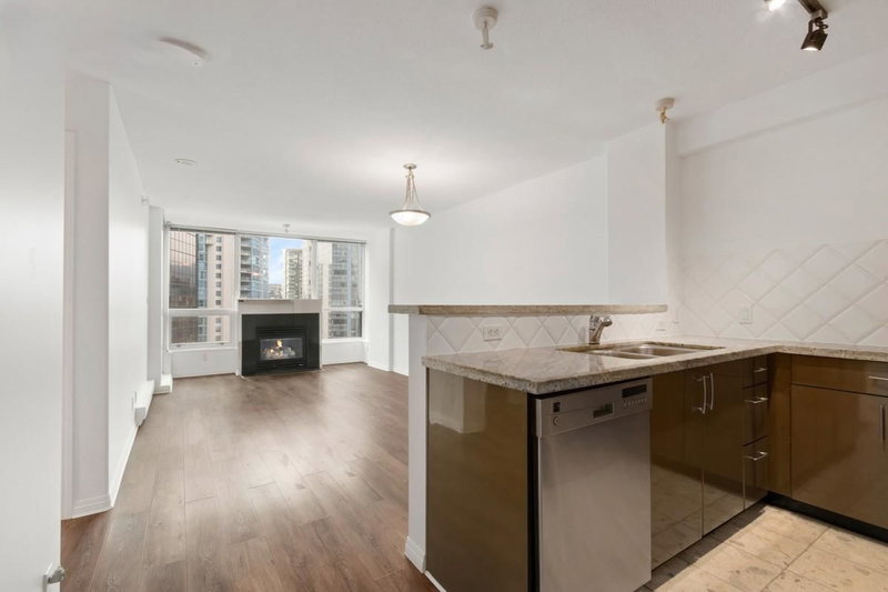 1703 - 1328 Pender Street W