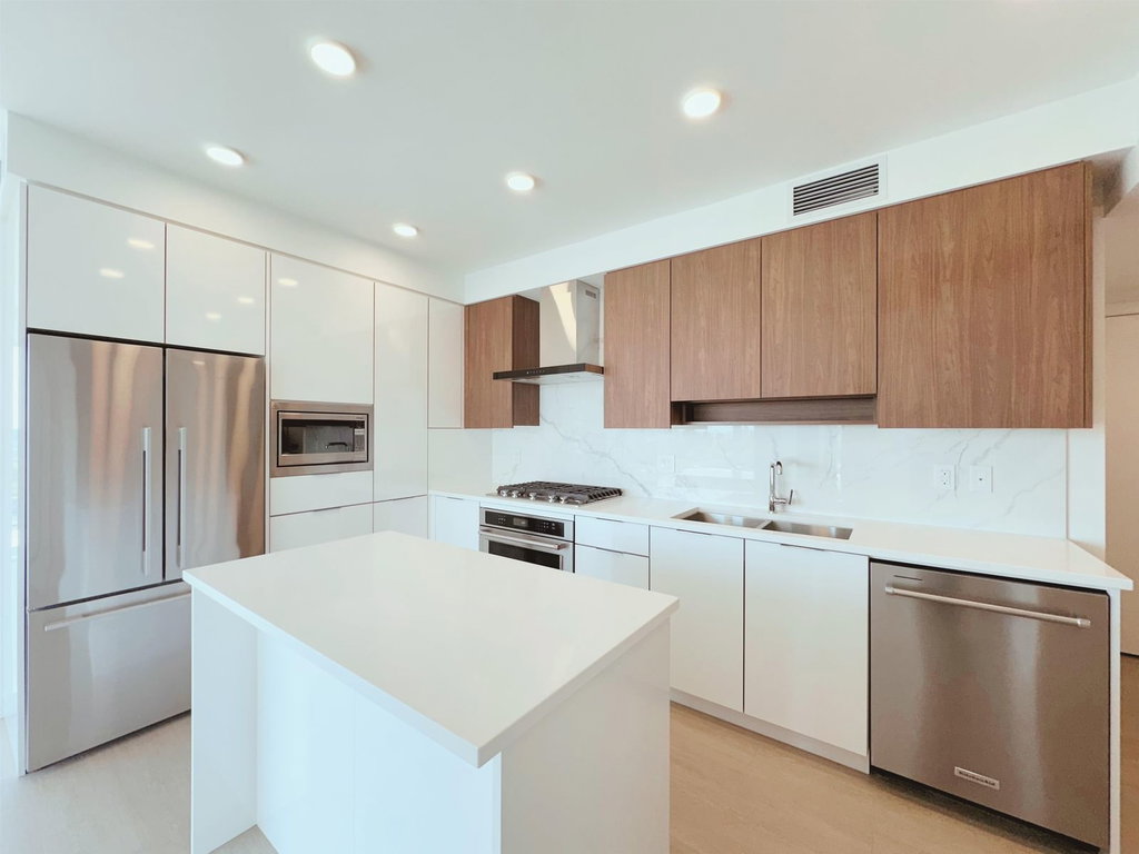 601 - 7799 Park Crescent 2