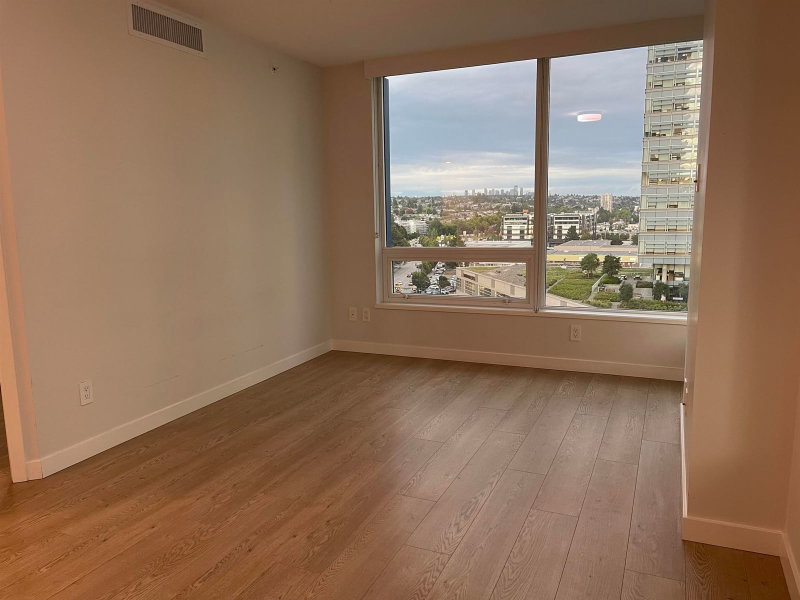 1007 - 8189 Cambie Street
