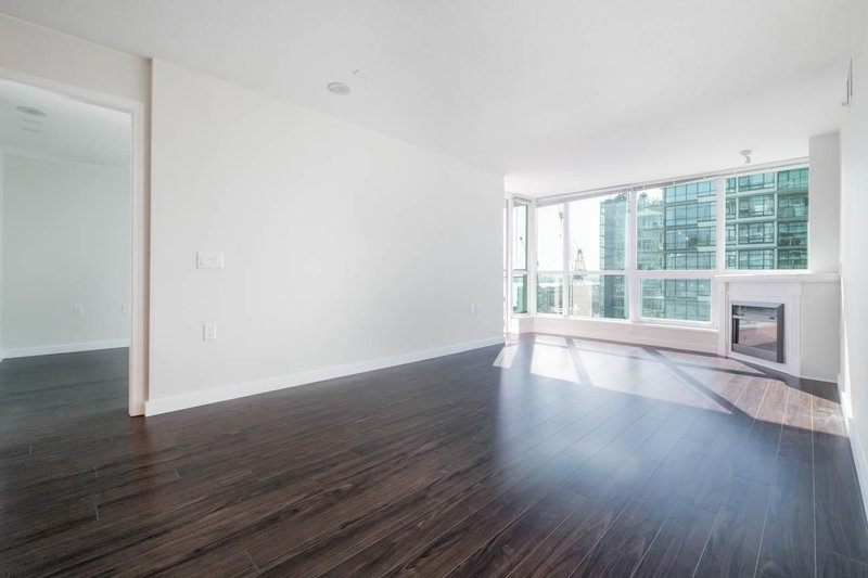 704 - 188 Esplanade E
