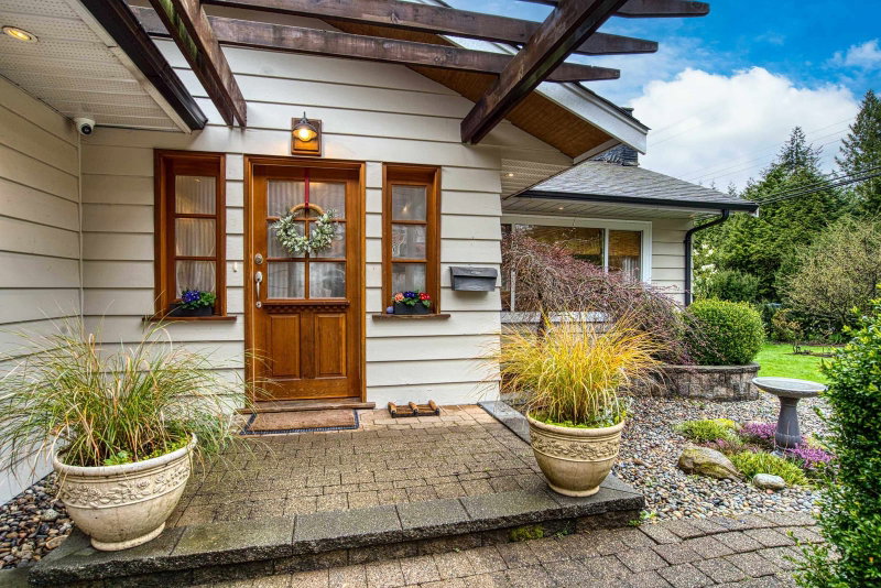 1335 Ridgewood Drive