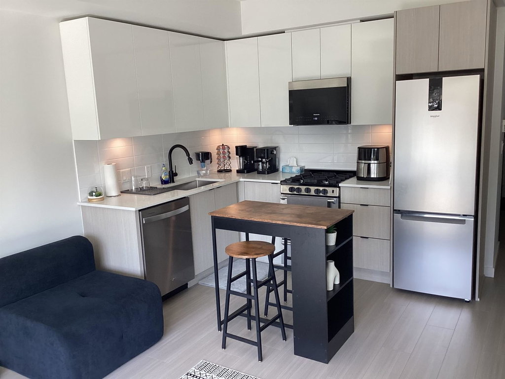303 - 2277 Hawthorne Avenue 2