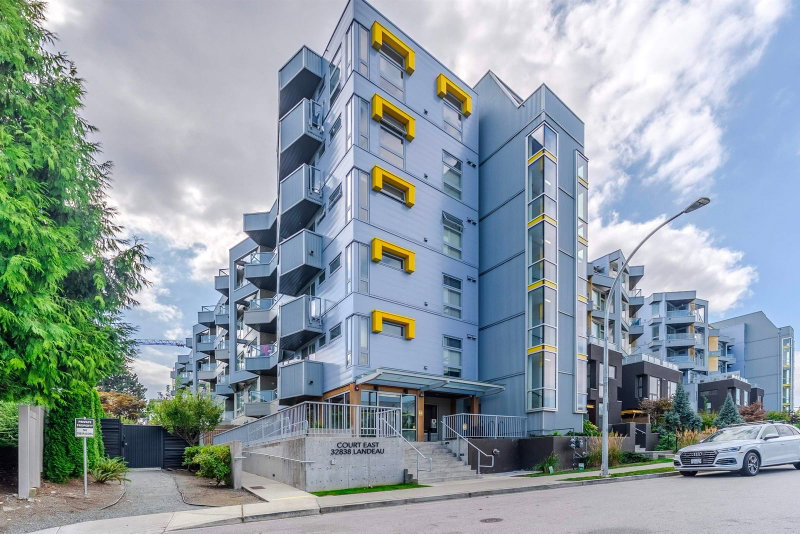 407 - 32838 Landeau Place