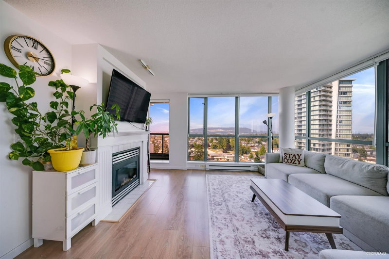 1801 - 6611 Southoaks Crescent