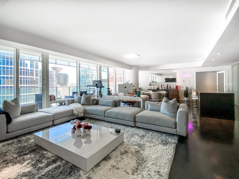 2702 - 1011 Cordova Street W