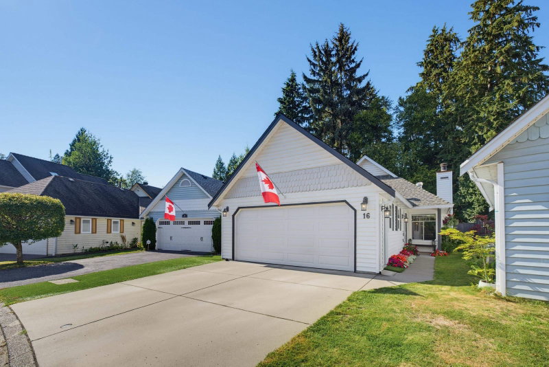 16 - 2865 Glen Drive