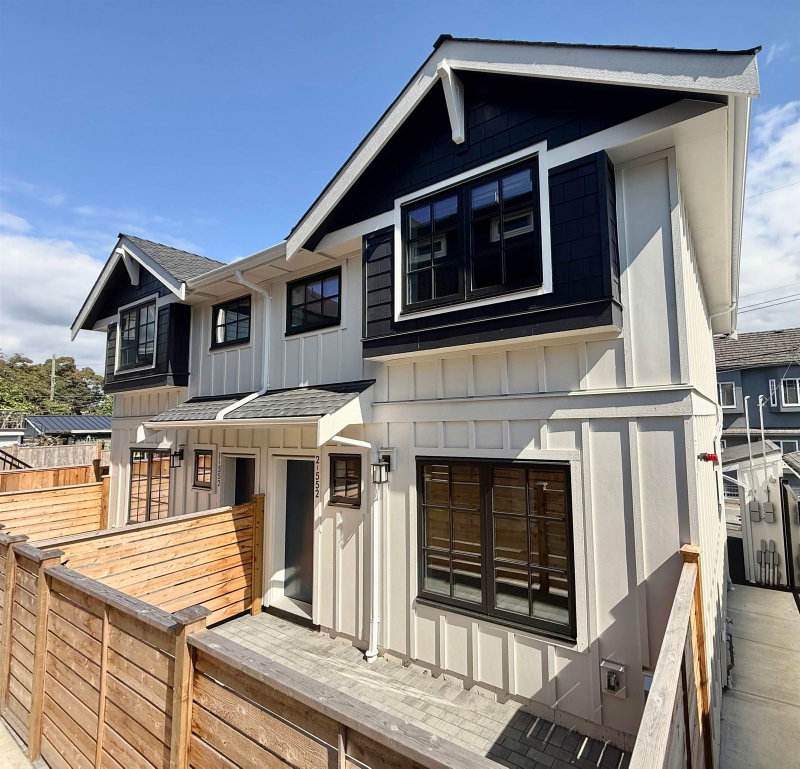 2 - 552 Kaslo Street