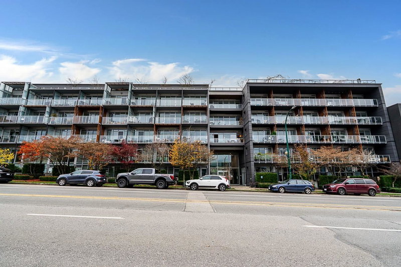417 - 256 2nd Avenue E