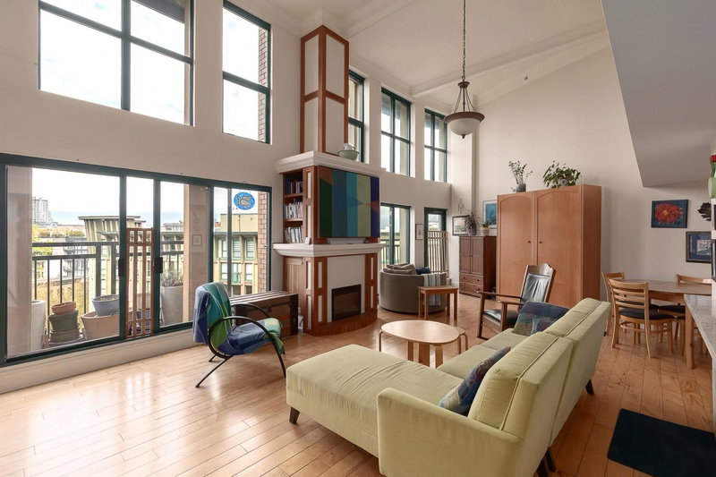 607 - 22 Cordova Street E