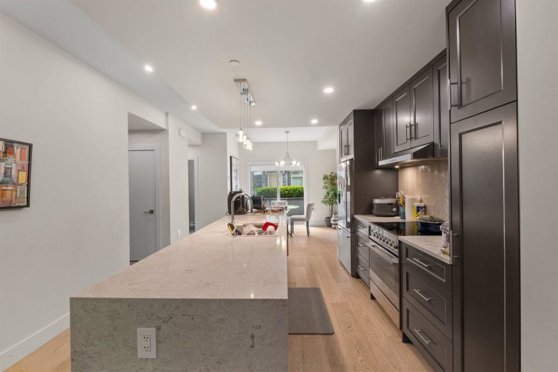 5 - 115 Queens Road W