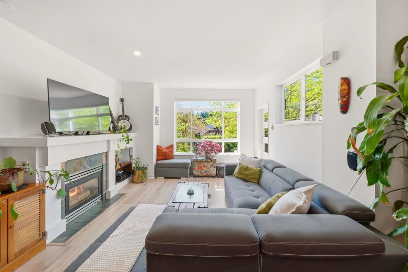 23 - 15 Forest Park Way