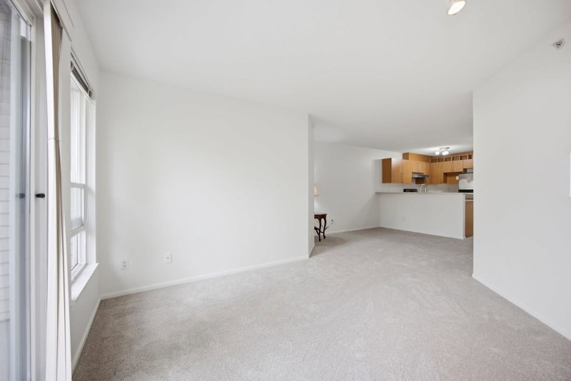 363 - 1100 29th Street E