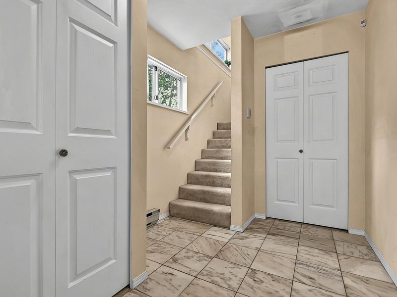 14 - 4157 Sophia Street