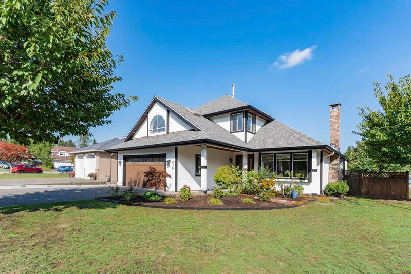 1830 Walnut Crescent