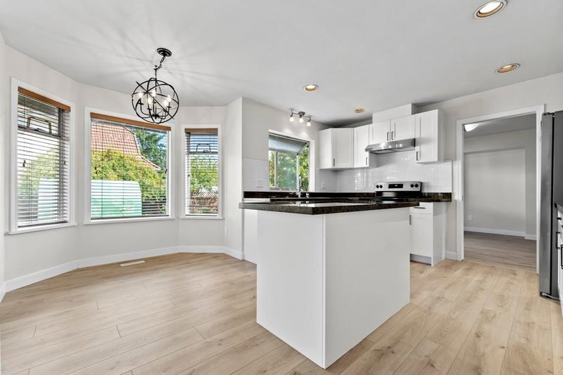 1830 Walnut Crescent