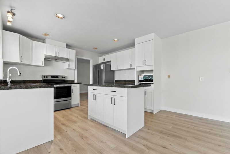 1830 Walnut Crescent