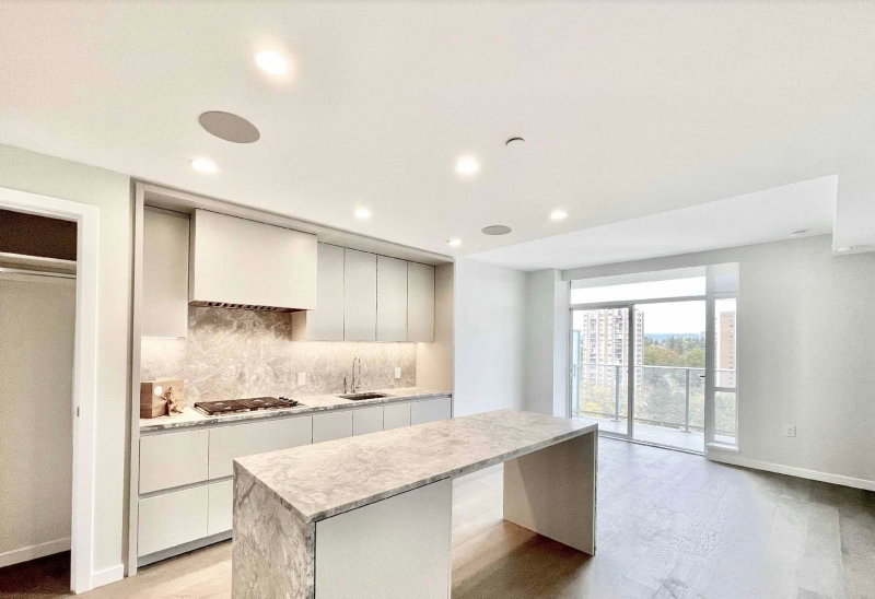 1402 - 7433 Cambie Street