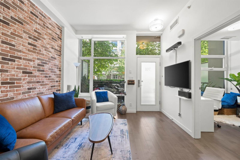 70 1st Avenue W