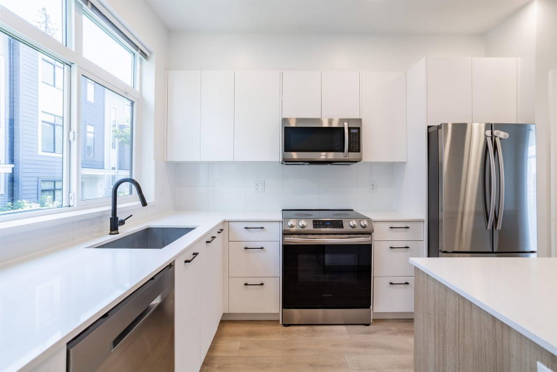 33 - 15235 Sitka Drive