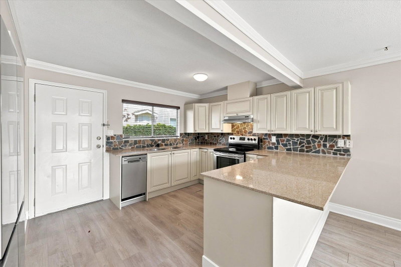2 - 40327 Diamond Head Road