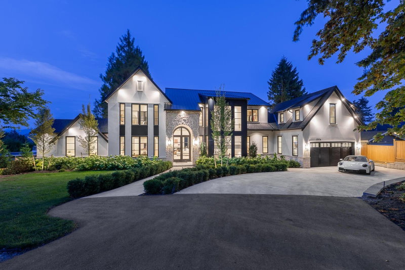 2976 Lazy A Street