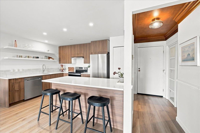207 - 236 2nd Street W