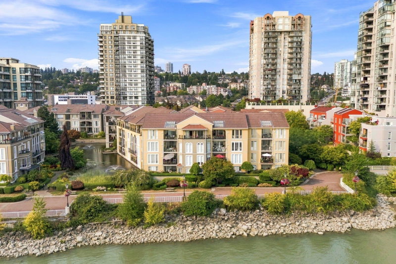 411 - 3 Renaissance Square