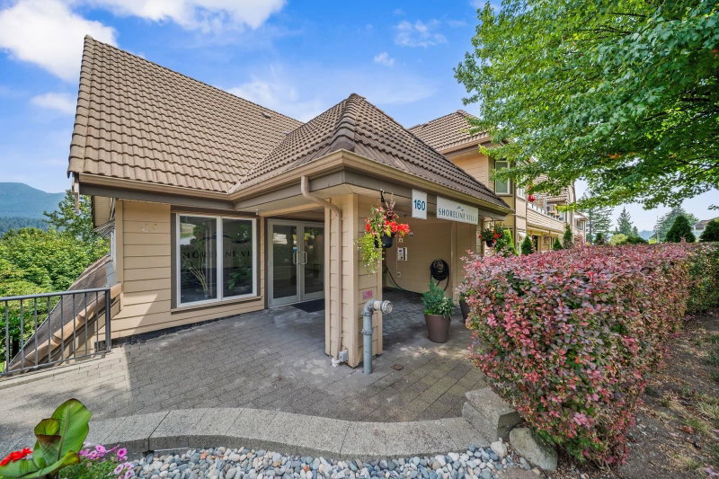 302 - 160 Shoreline Circle