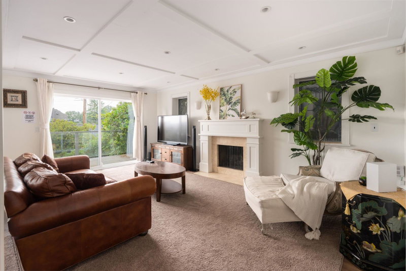 4333 Locarno Crescent