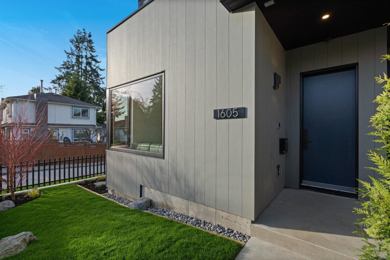 1605 21st Avenue E