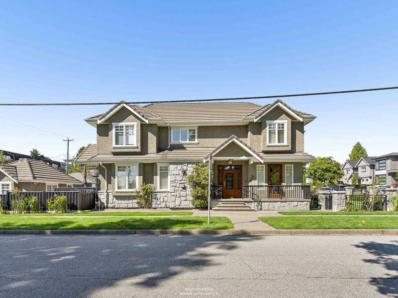255 Carleton Avenue