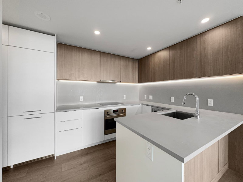24xx - 13318 104 Avenue