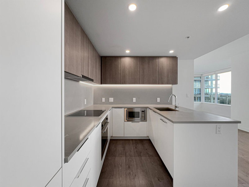 24xx - 13318 104 Avenue