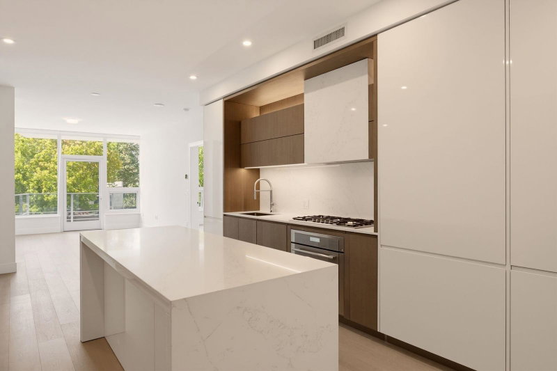212 - 1342 Johnston Road