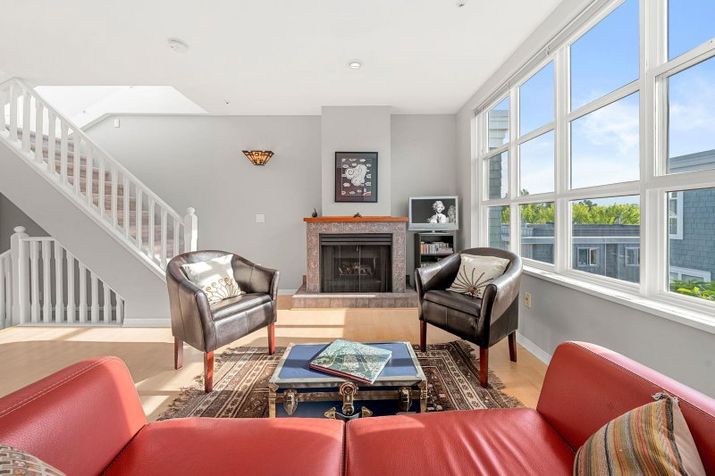 207 - 669 7th Avenue W