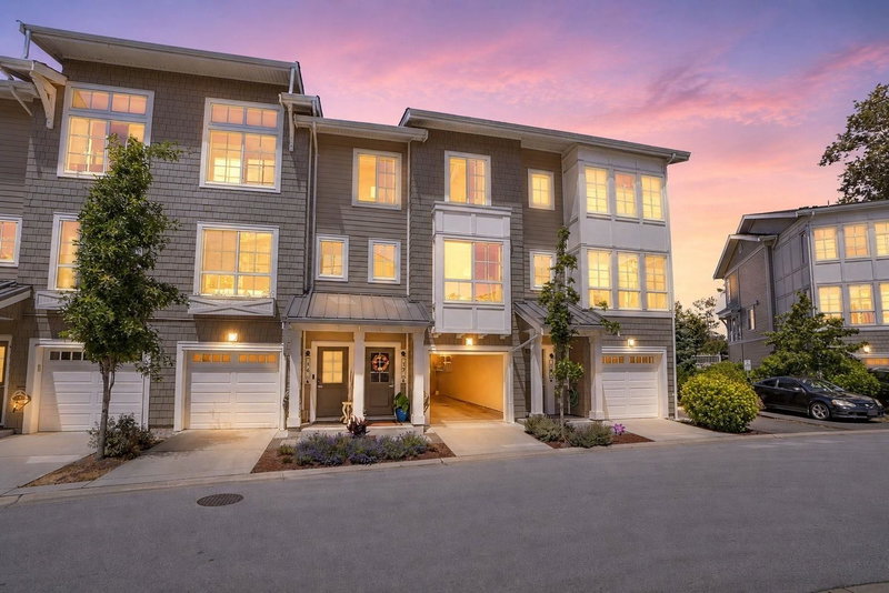 17 - 5551 Admiral Way